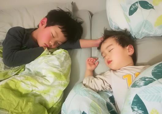 The blanket in the cold