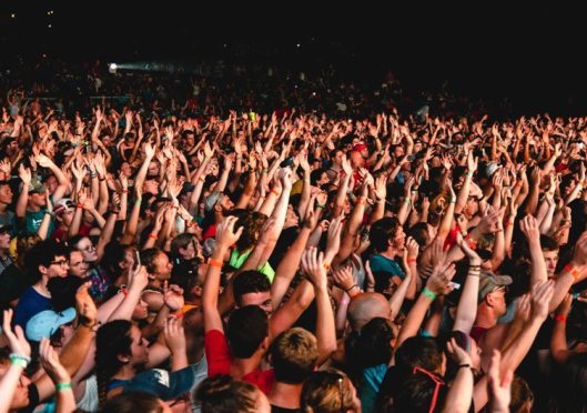 Now is the time to sing